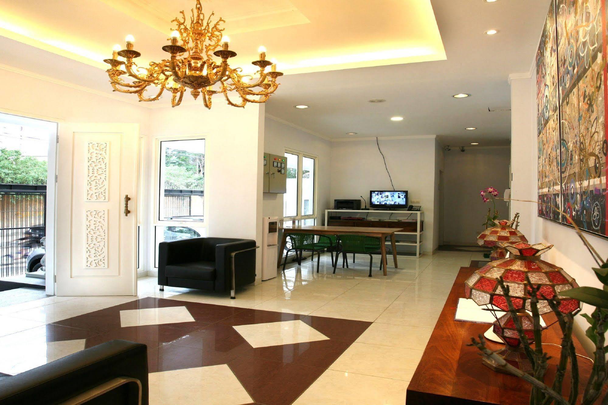 Sun Rise House Hotel Jakarta Luaran gambar
