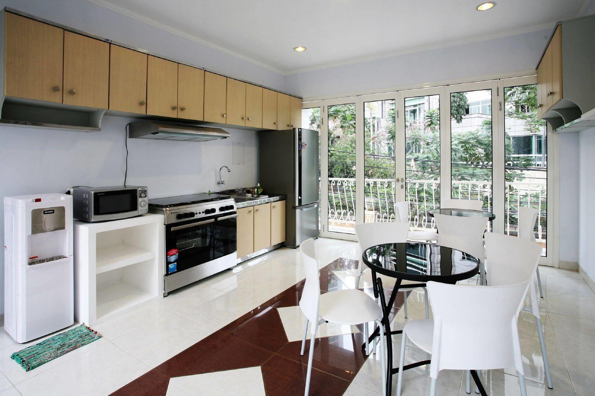 Sun Rise House Hotel Jakarta Luaran gambar